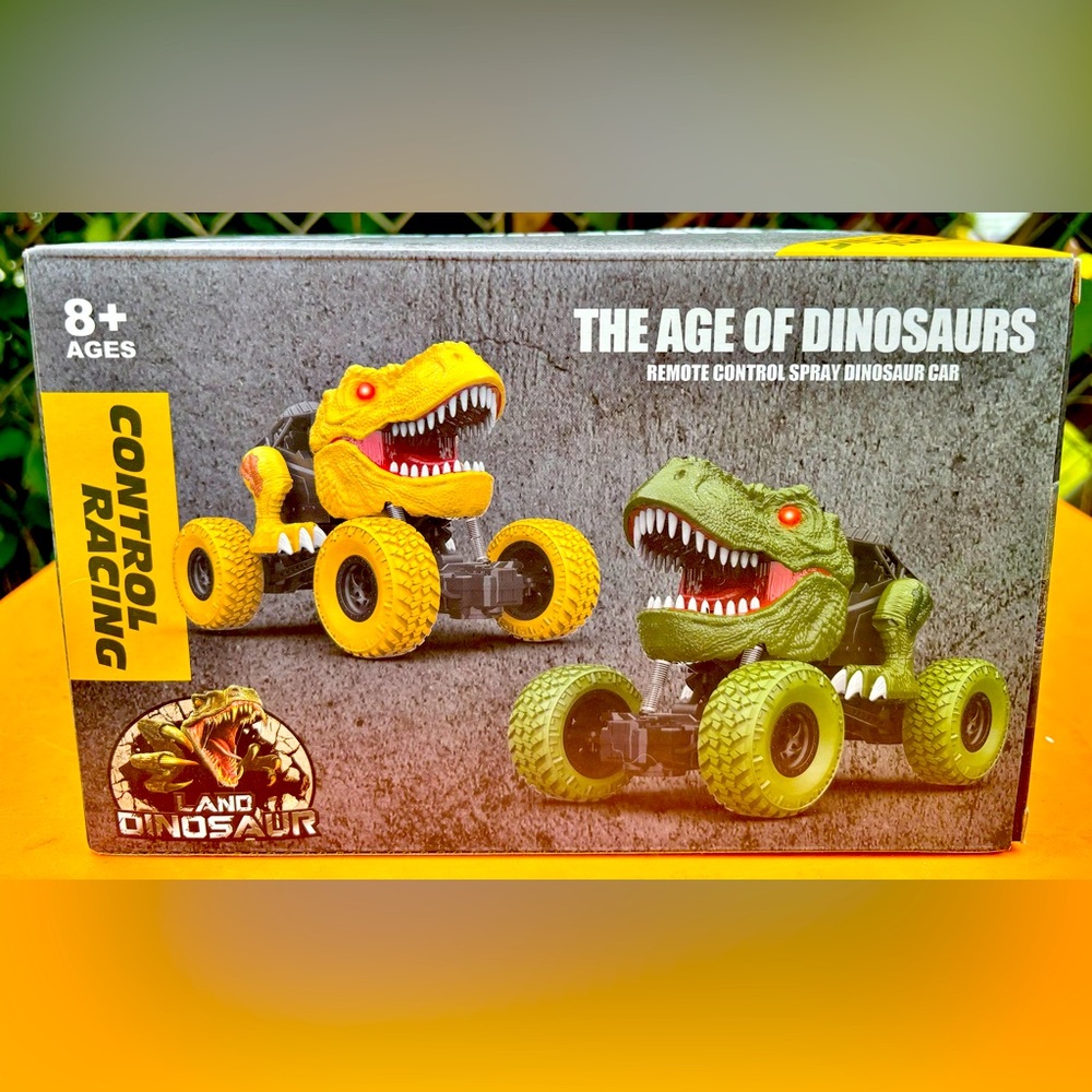 Remote control spray dinosaur car